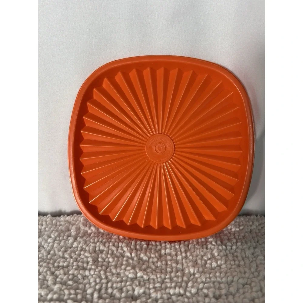 VTG Tupperware 836-6, 838-3, 840-2, 858-4 Storage 7 Piece Set